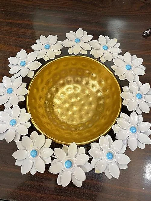 Soothing Interiors Beautiful Golden Flower Decorative Pot/ Bowl for Floating Flower Urili